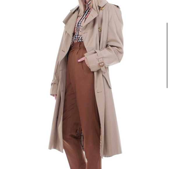 BURBERRY trench coat